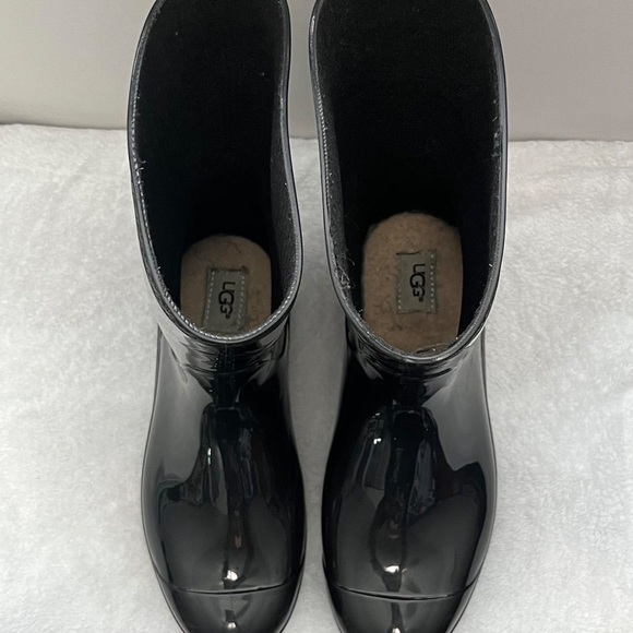 UGG Siena Rain Boot size 5 like new - Picture 5 of 5